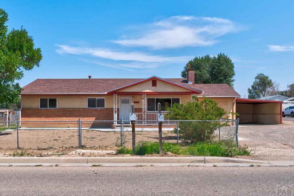 1158 29th Ln, Pueblo, CO 81006