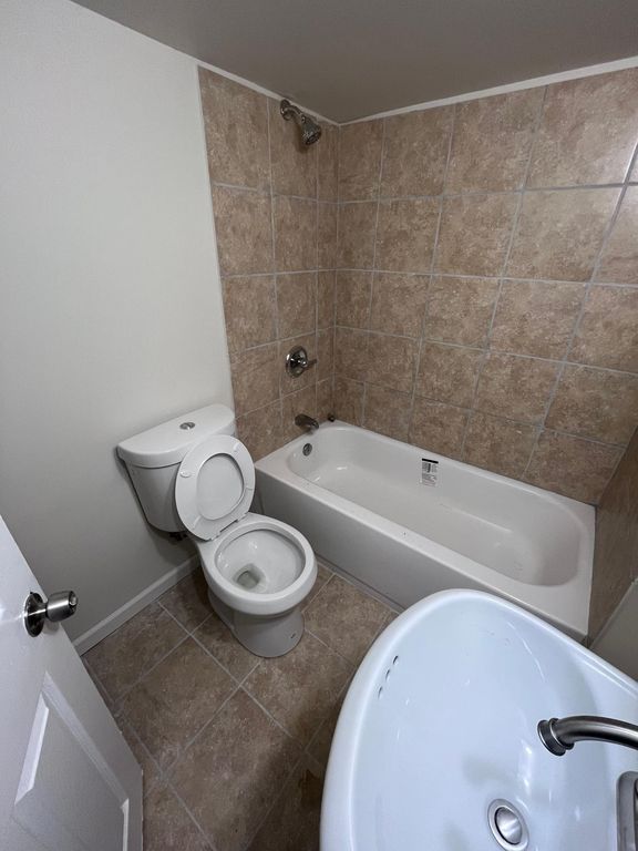 11005 Lake Deborah Ct, Bowie, MD 20720