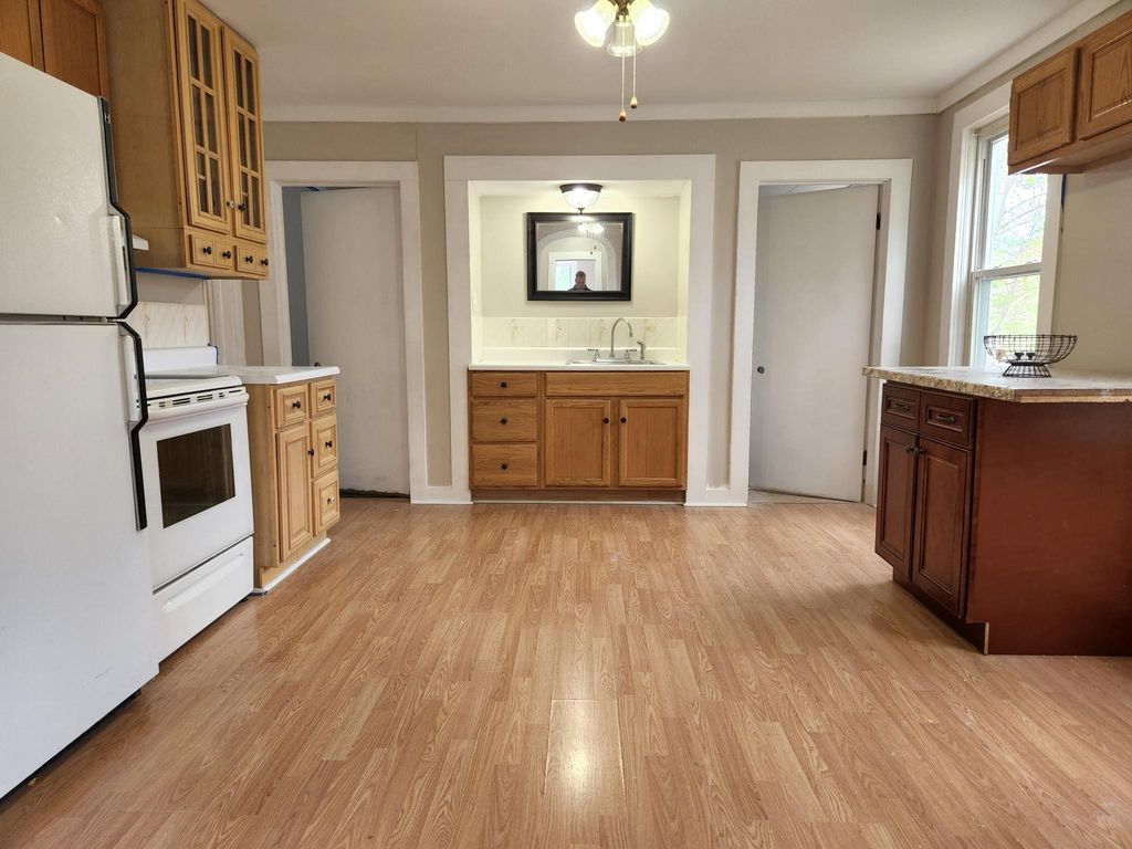 15 Main St 1, North Grosvenordale, CT 06255 Trulia