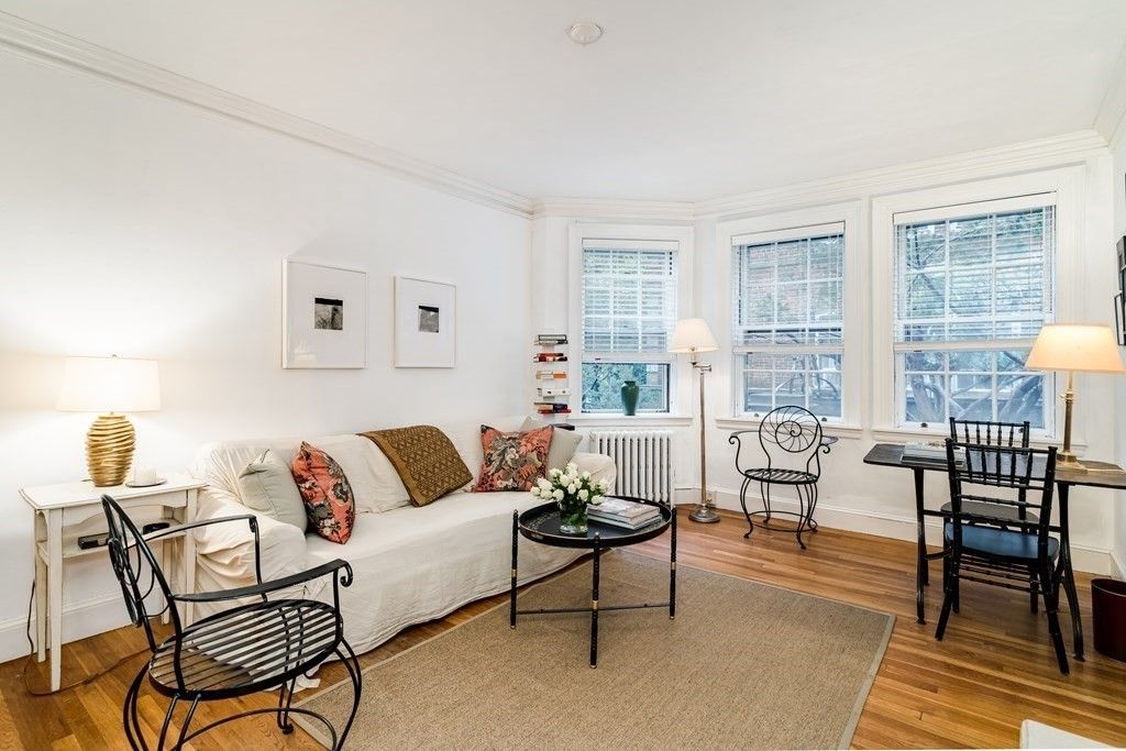 77 Martin St #5, Cambridge, MA 02138