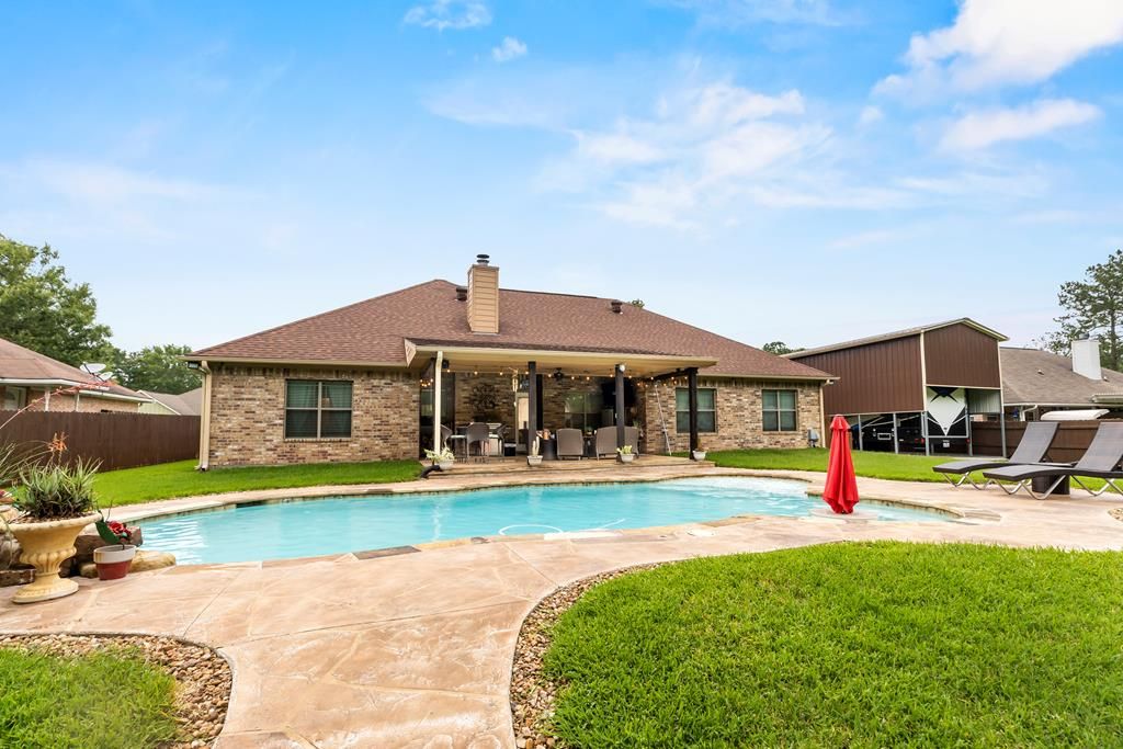 289 Hunters Glen Dr, Lufkin, TX 75904