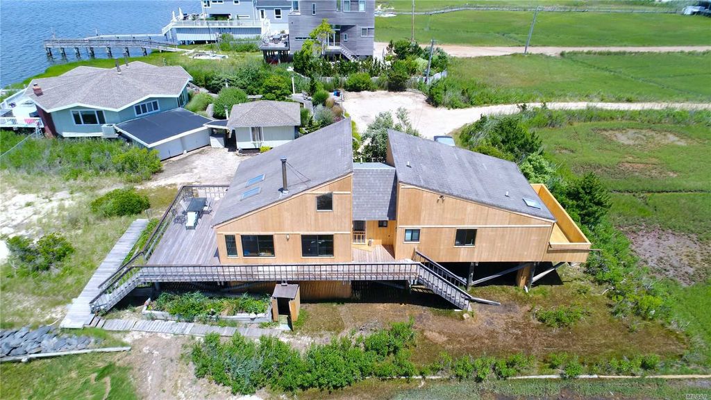 352 Dune Rd, Westhampton Beach, NY 11978