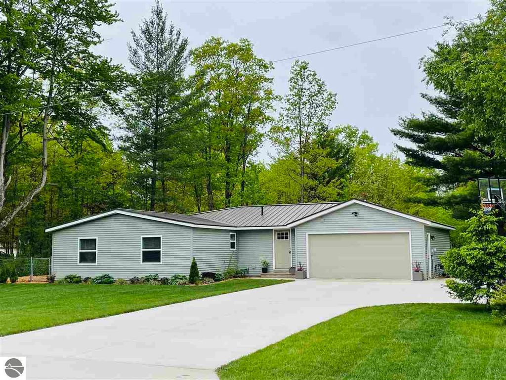 5018 S Dickerson Rd, Lake City, MI 49651 Trulia