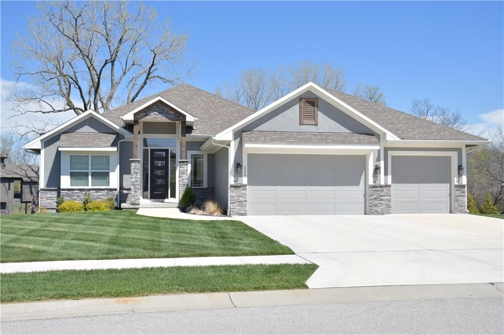1117 SW Whispering Willow Way, Blue Springs, MO 64064