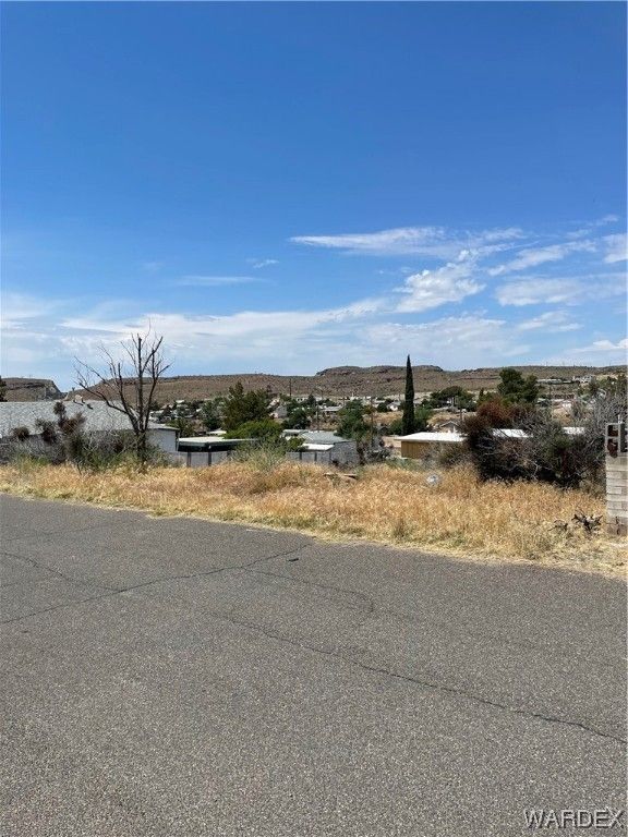 711 Parkview Ave, Kingman, AZ 86401 See Estimated Value