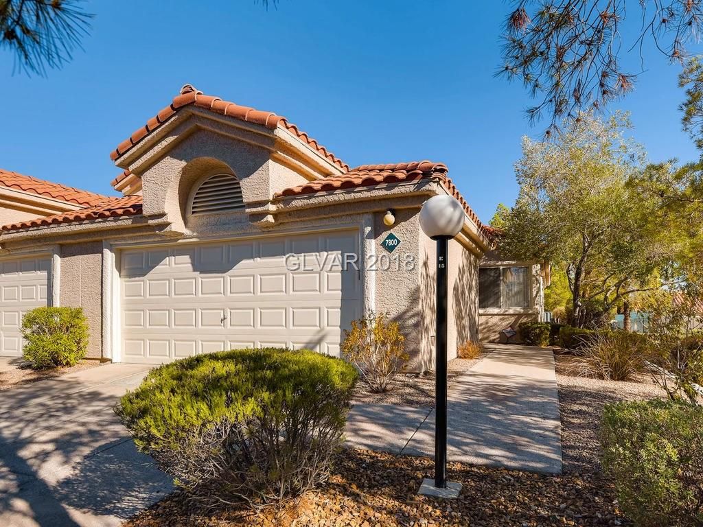 7800 Oakpoint Ln, Las Vegas, NV - 2 Bed, 2 Bath Townhouse - 11 Photos
