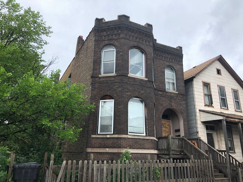 9240 S Brandon Ave, Chicago, IL 60617