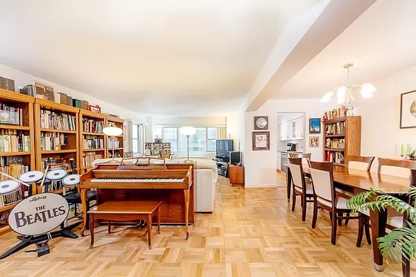 100 W 57th St #8N, New York, NY 10019