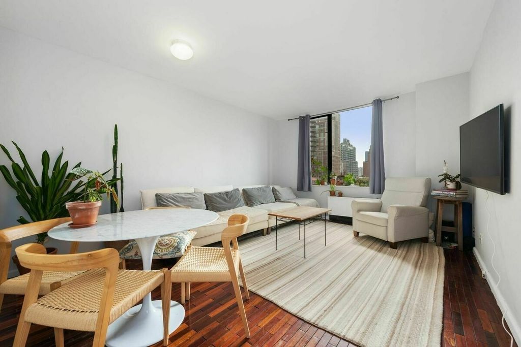 150 E  85th St #8I, New York, NY 10028