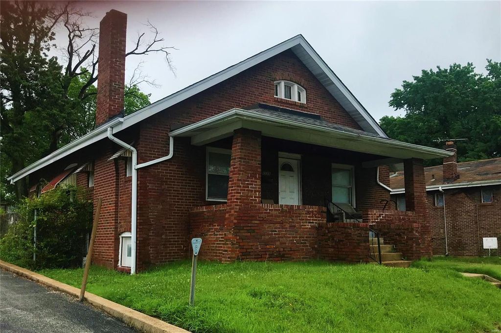8229 Page Ave, Saint Louis, MO 63130