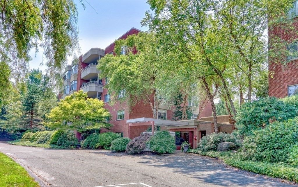 99-60 Florence St #3C, Chestnut Hill, MA 02467
