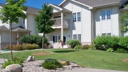 913 N Church St #201, Elkhorn, WI 53121