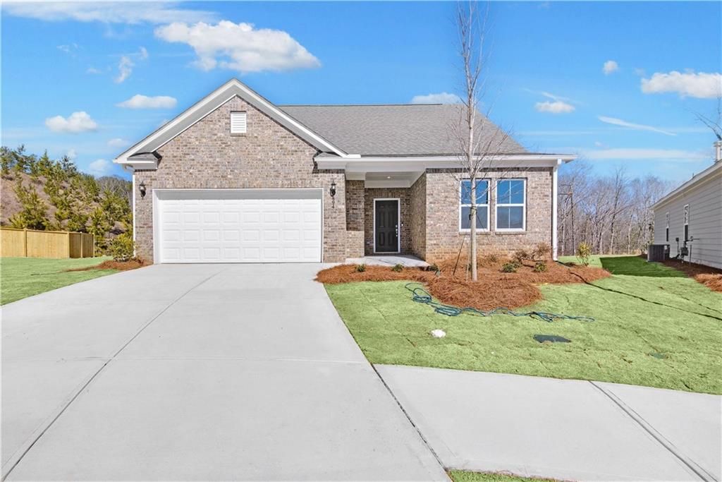 464 Village Ln, Fairburn, GA 30213