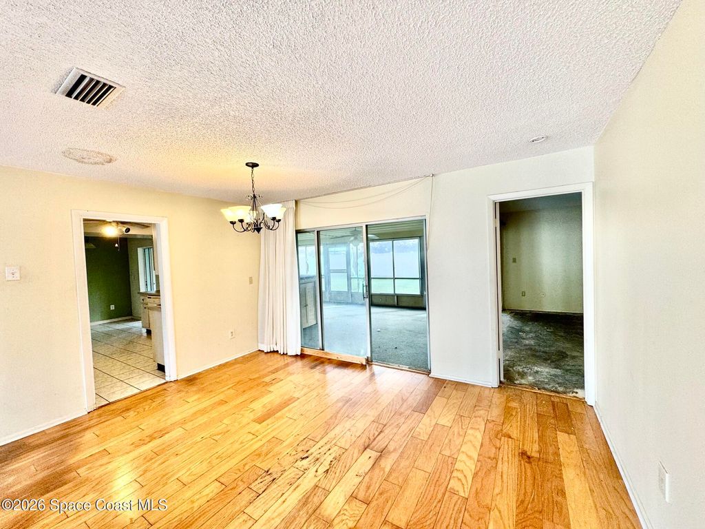 Photo 18 of 462 Port Malabar Blvd NE