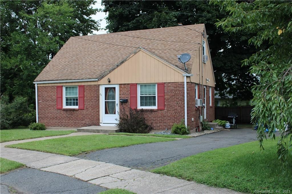 44 Beckwith Dr, Bristol, CT 06010