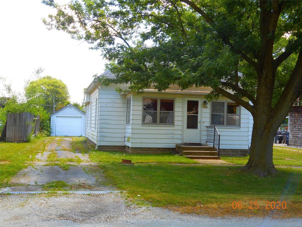 133 S Main St, Witt, IL 62094 Trulia