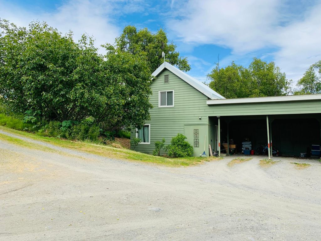 1876 Triton Ct, Homer, AK 99603