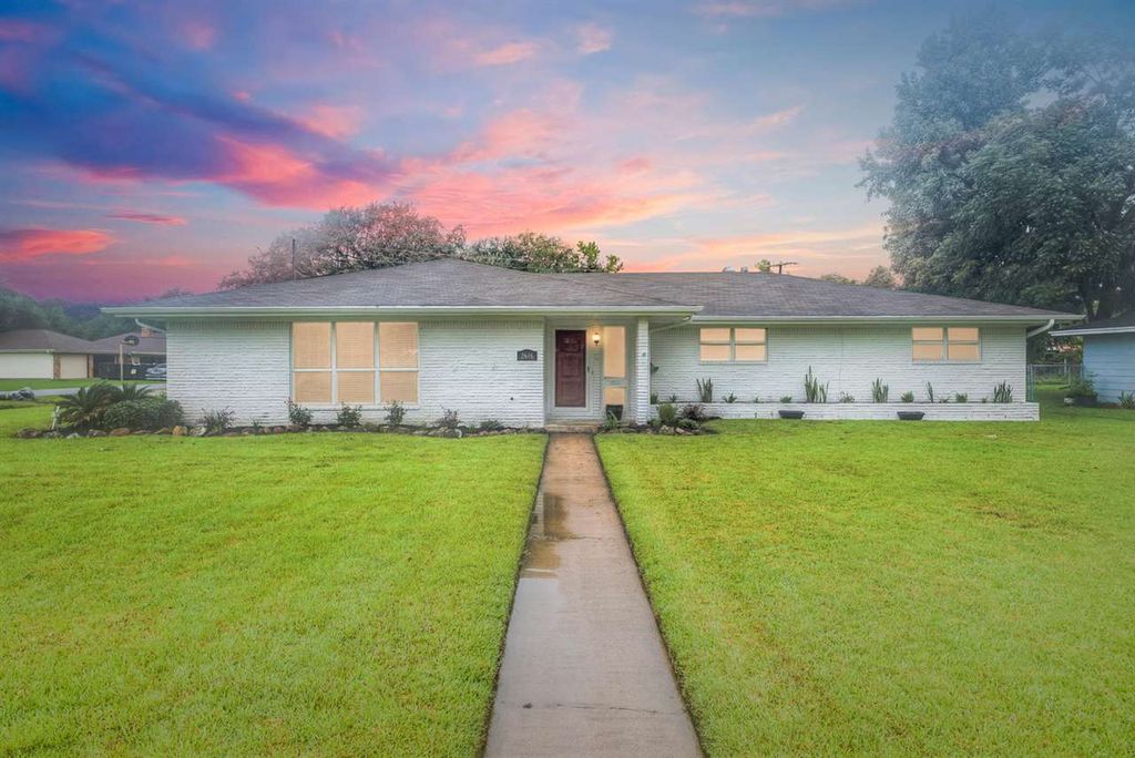 homes for sale in port neches tx