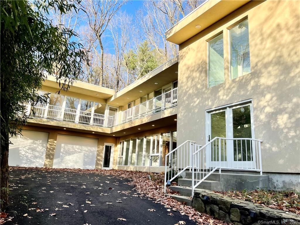 69 Old Dike Rd, Trumbull, CT 06611