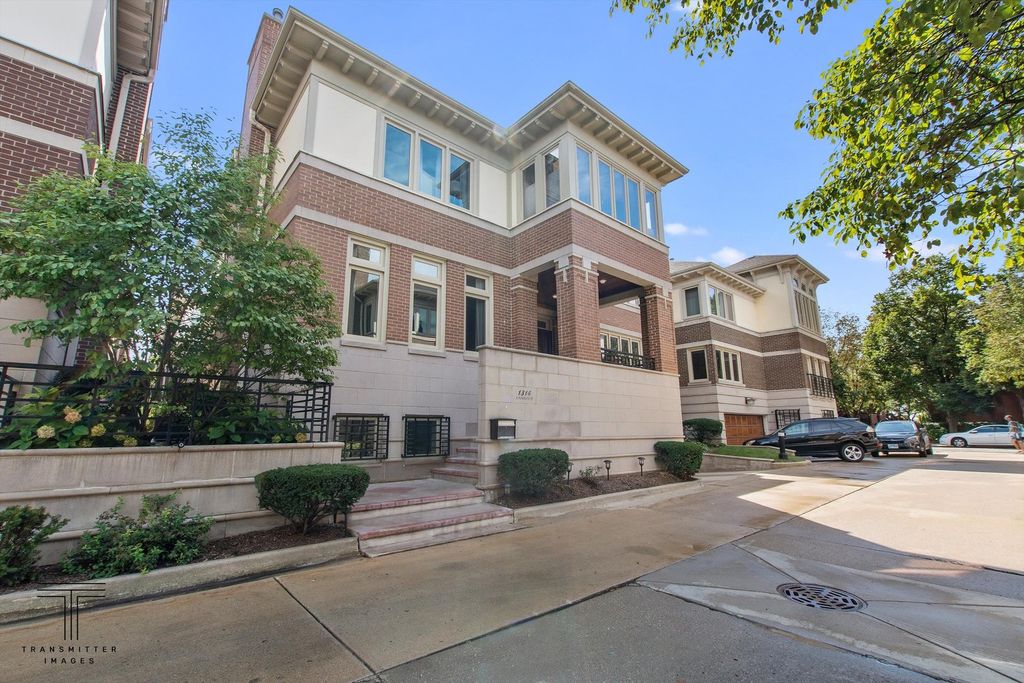 1314 S Plymouth Ct, Chicago, IL 60605