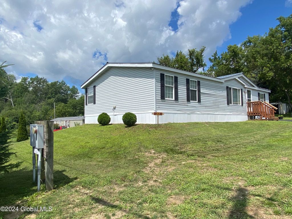 23 Foote Street, Mineville, NY 12956