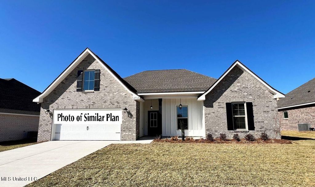 10322 Caroline Dr, Gulfport, MS 39503