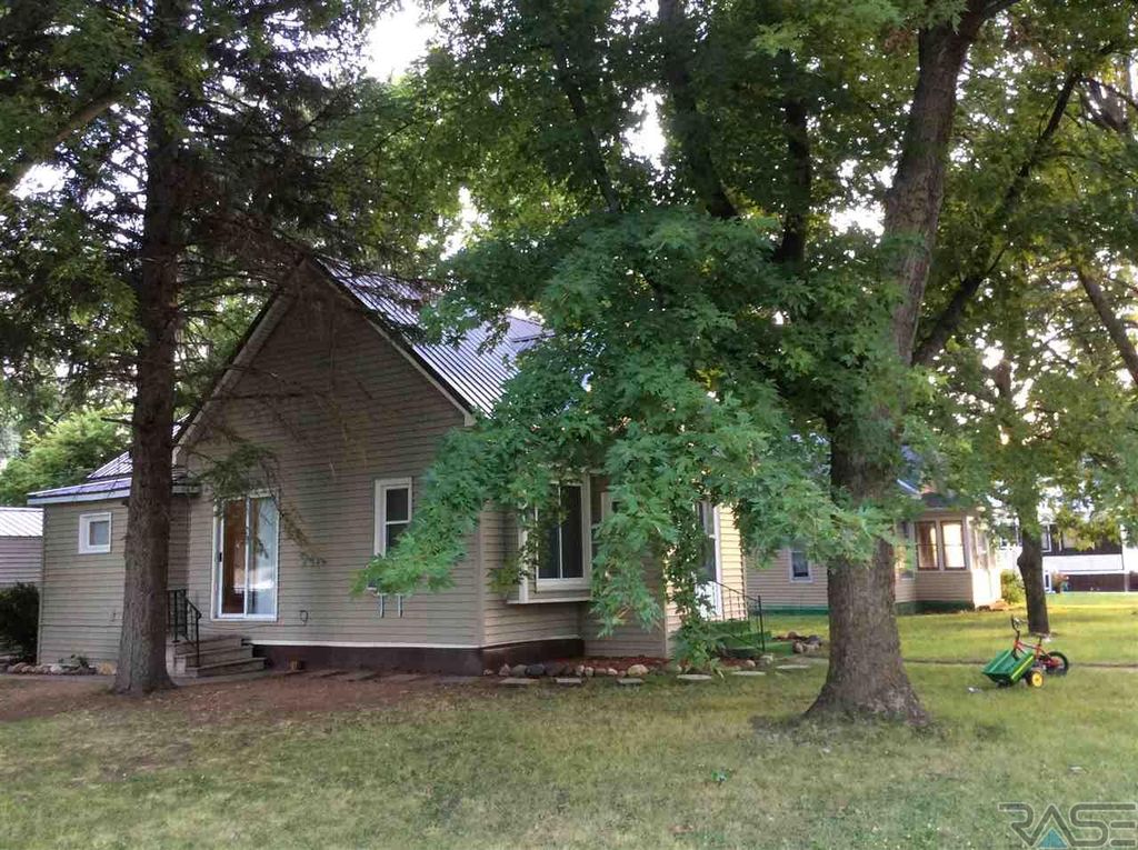 601 Main St, Centerville, SD 3 Bed, 1 Bath SingleFamily Home 33