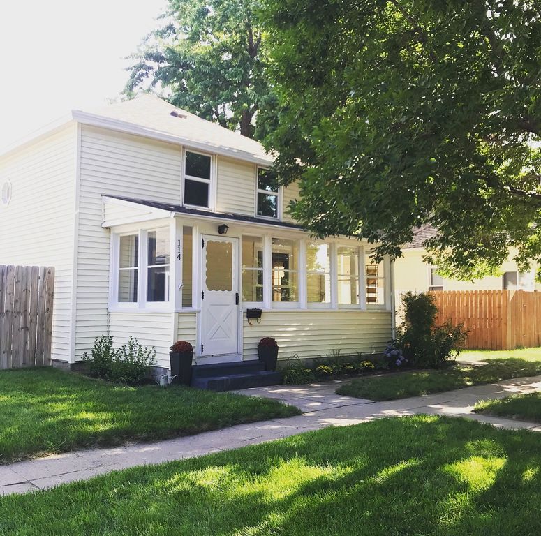 114 E 28th St, Kearney, NE 68847