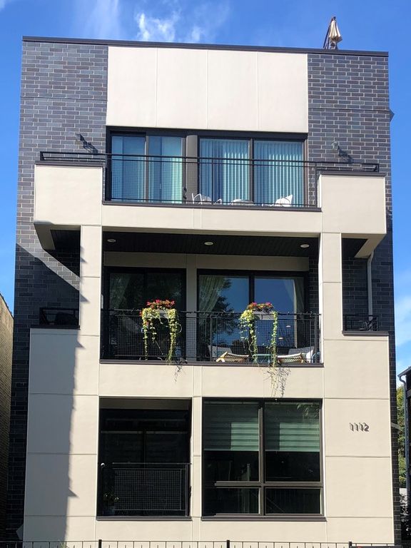 1112 N Mozart St #2, Chicago, IL 60622