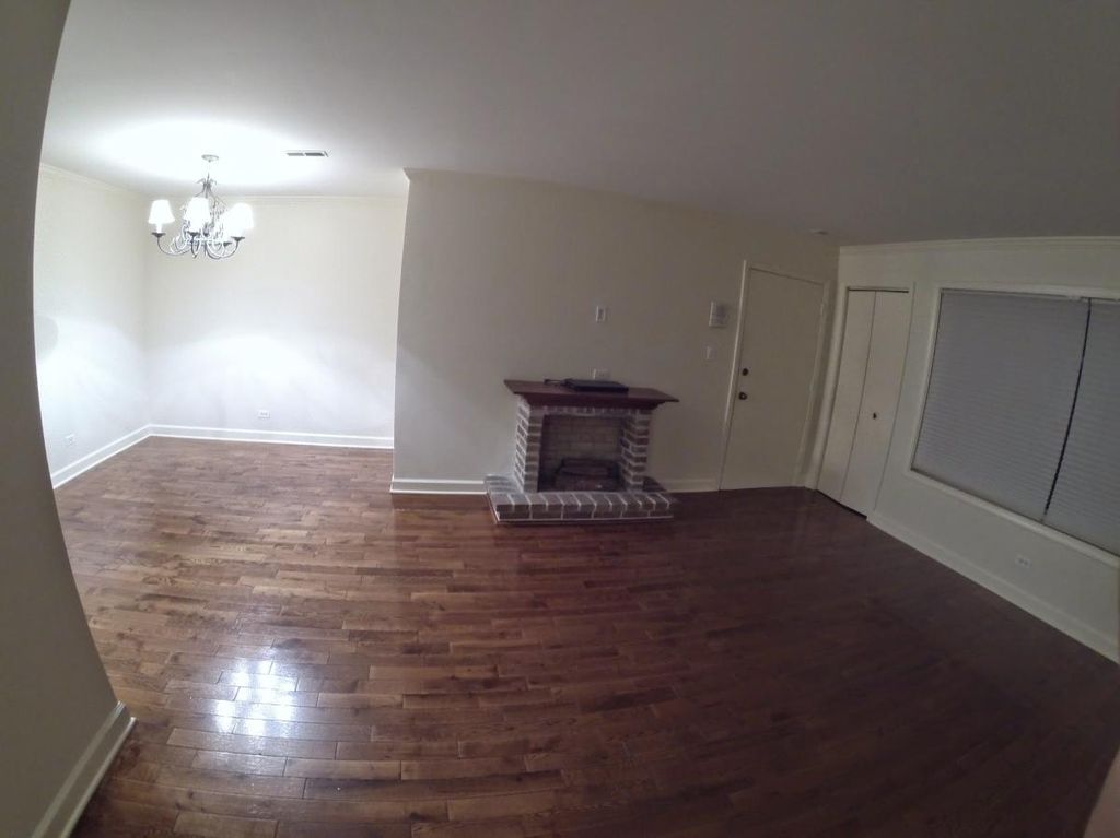 9310 Hamilton Ct, Des Plaines, IL 60016