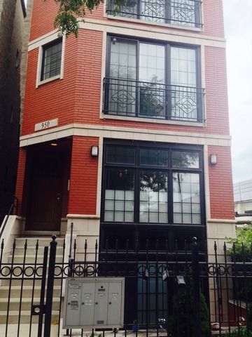 950 W Barry Ave #3, Chicago, IL 60657