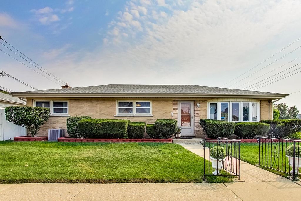 5846 Oakton St, Morton Grove, IL 60053