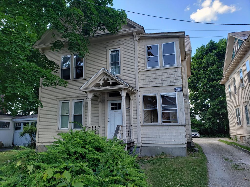 15 Blackinton St, North Adams, MA 01247