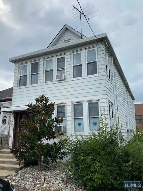 41 Wall St, East Rutherford, NJ 07073