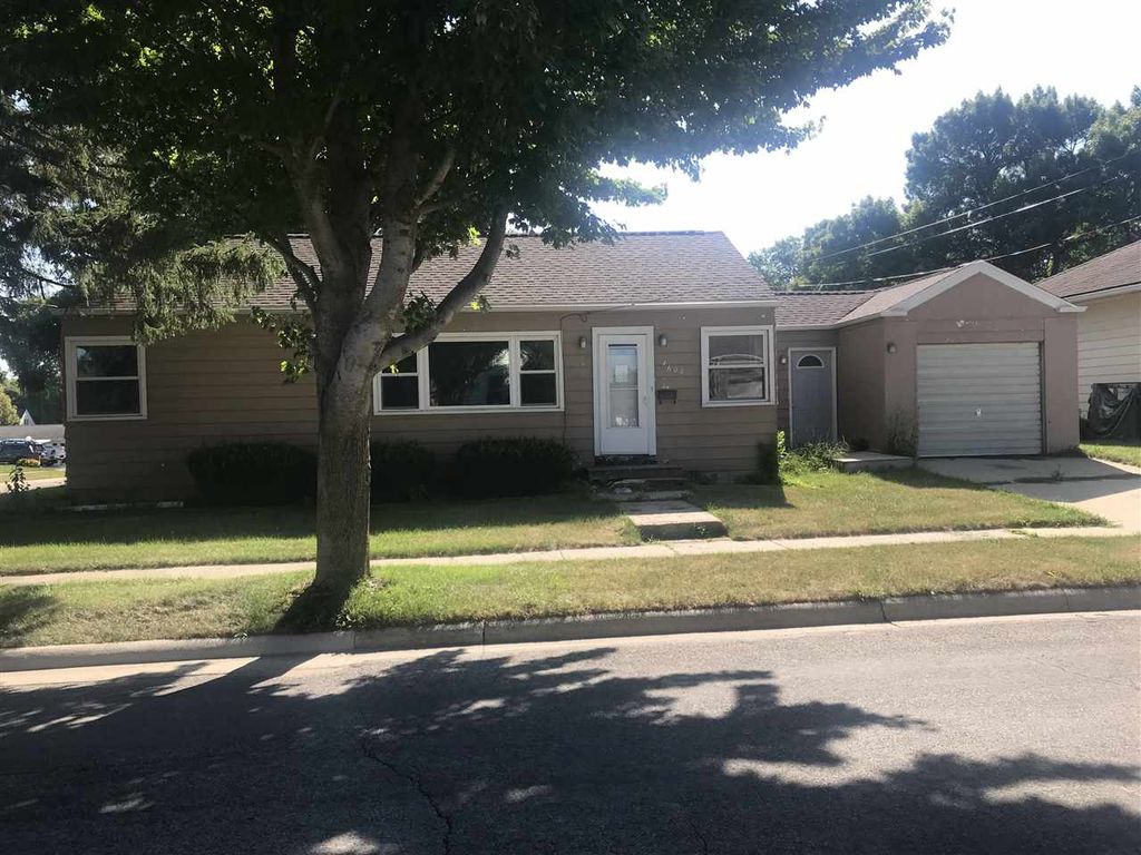 602 11th St, Grundy Center, IA 50638 Trulia