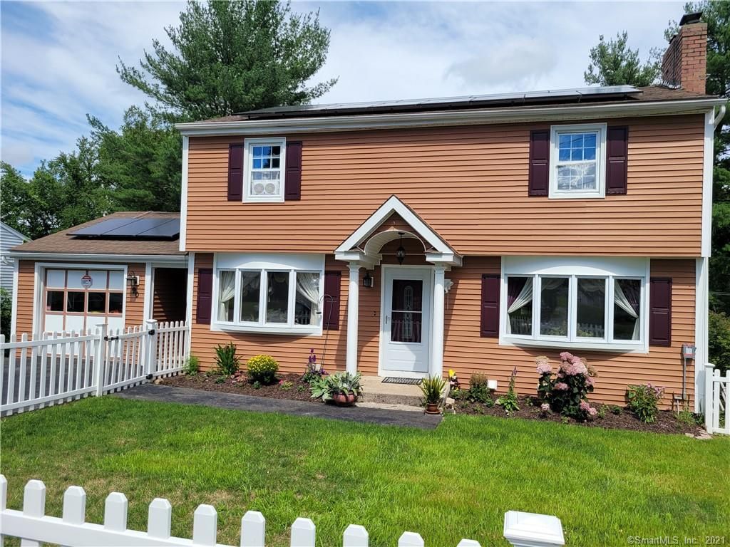 90 Old Colony Dr, Waterbury, CT 06708