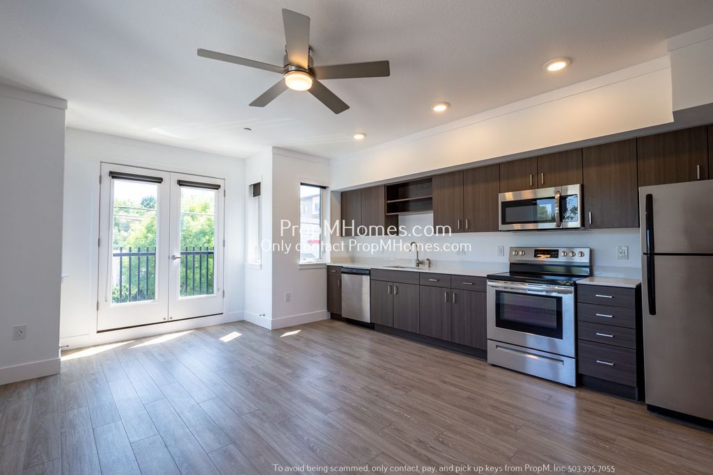 1825 SE 50th Ave #201, Portland, OR 97215