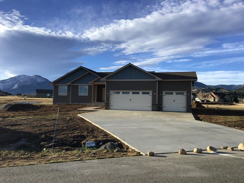73 Starlight Dr, Red Lodge, MT 59068
