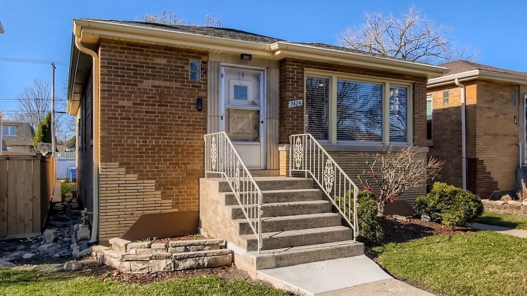 7424 N Ottawa Ave, Chicago, IL 60631