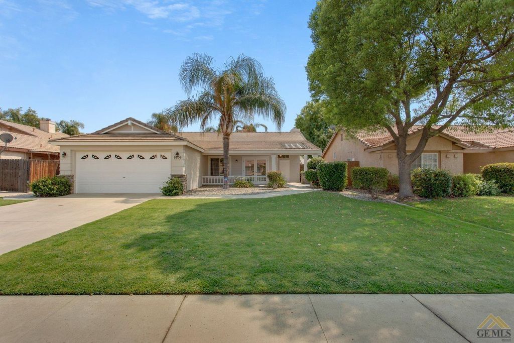 8809 Penticton Ct, Bakersfield, CA 93312