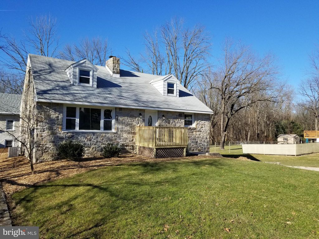 1053 Butter Ln, Reading, PA 19606