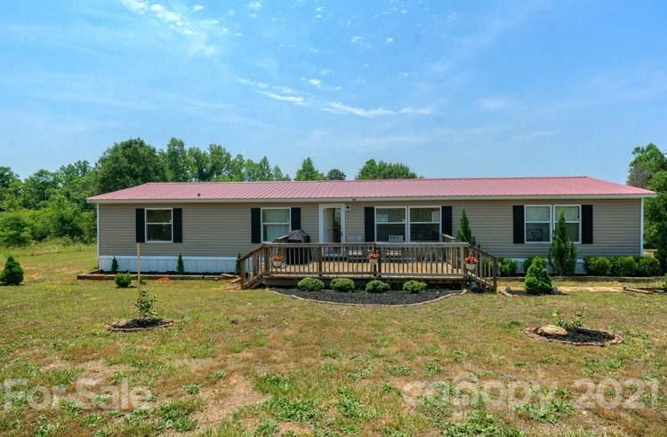 150 Lake Rd, Mooresboro, NC 28114