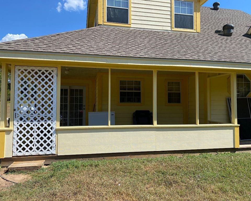 130 Parsonage St, Azle, TX 76020