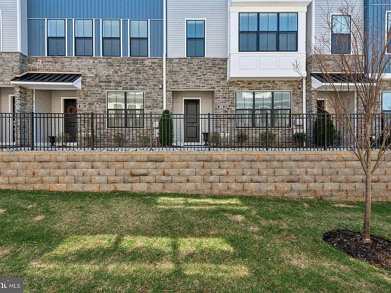 365 Star Tavern Ln, West Chester, PA 19382