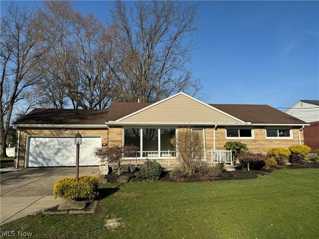 528 Sycamore Dr, Campbell, OH 44405