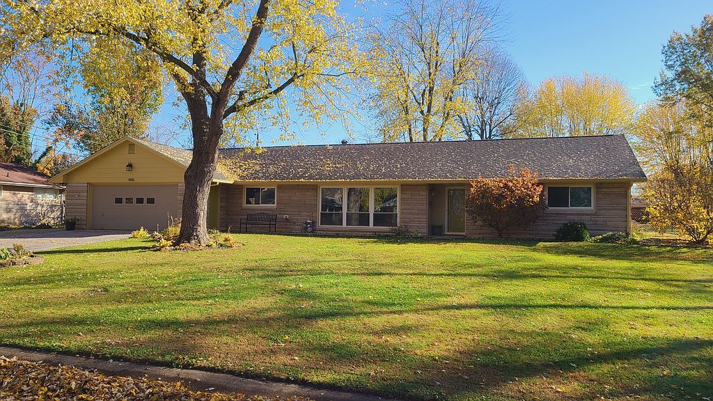 4145 Roselawn Ave, Columbus, IN 47203