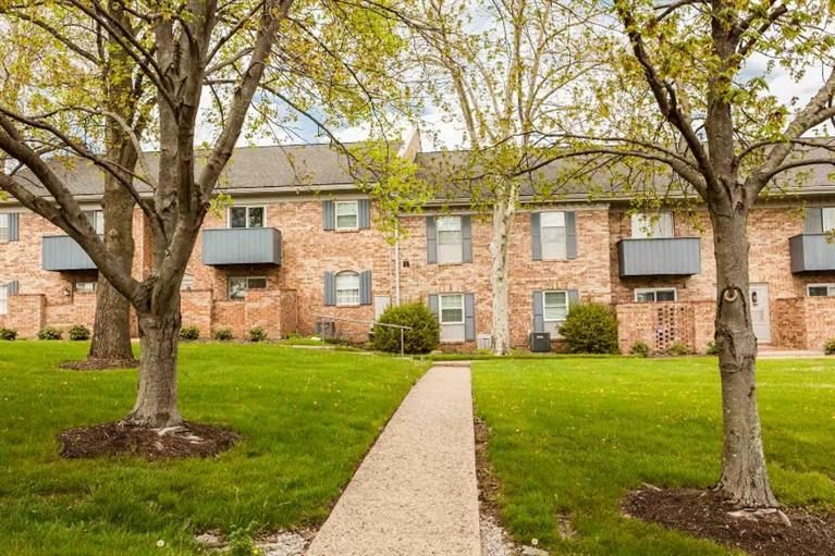 1056 Armstrong Mill Rd #C, Lexington, KY 40517
