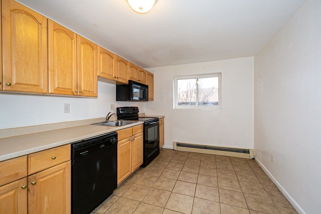 38 Bryon Rd #5, Chestnut Hill, MA 02467