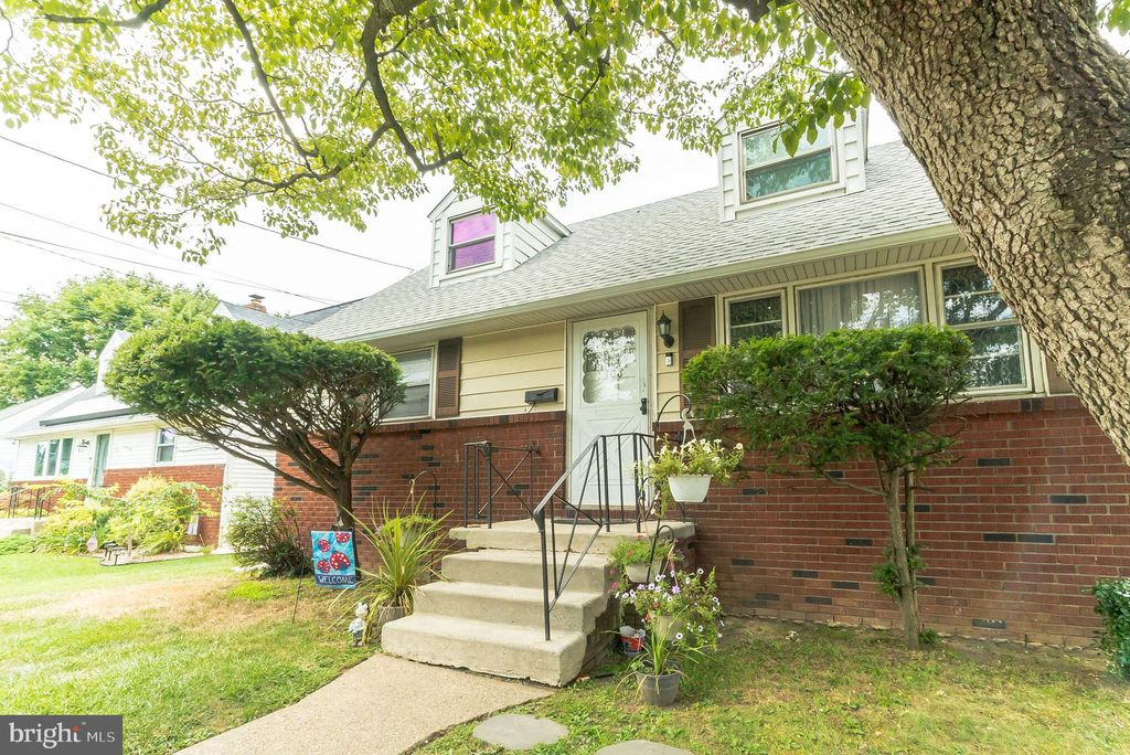 308 Warren Ave, Bellmawr, NJ 08031
