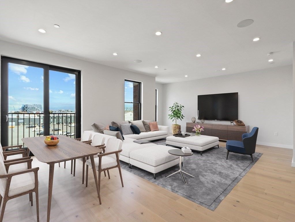 340 W 2nd St #26, Boston, MA 02127